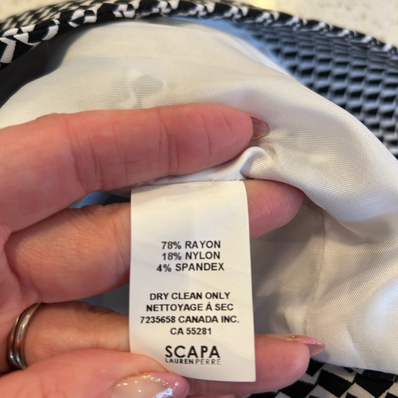 Beautiful black and white blazer - Picture 5 of 5